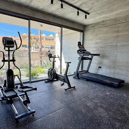 Malberry Park 302 - Modern 2bedroom With Shared Heated Pool, Sauna, Gym, Jacuzzi *