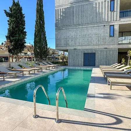 Malberry Park 302 - Modern 2 Bedroom With Pool, Gym, Jaccuzi