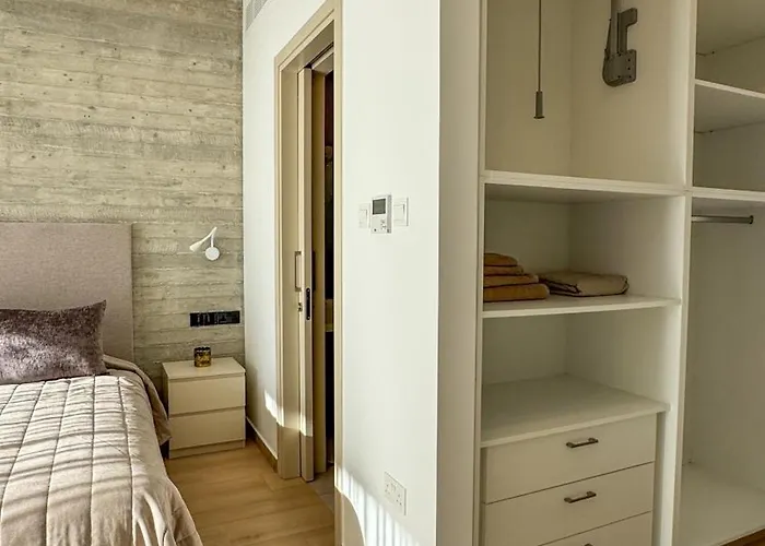 Malberry Park 302 - Modern 2bedroom With Shared Heated Pool, Sauna, Gym, Jacuzzi * Paphos