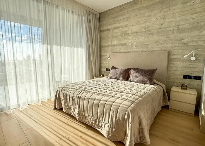 Malberry Park 302 - Modern 2bedroom With Shared Heated Pool, Sauna, Gym, Jacuzzi 아파트 *