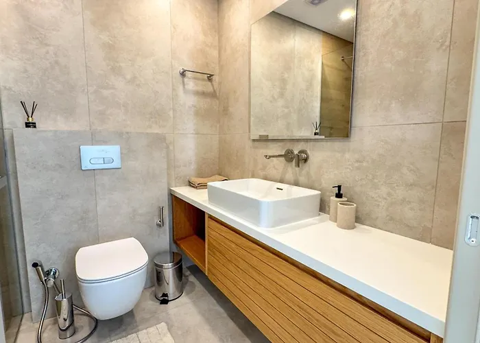 Malberry Park 302 - Modern 2bedroom With Shared Heated Pool, Sauna, Gym, Jacuzzi Apartament *