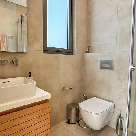 Malberry Park 302 - Modern 2bedroom With Shared Heated Pool, Sauna, Gym, Jacuzzi Apartmán Paphos