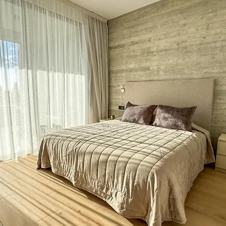 Malberry Park 302 - Modern 2bedroom With Shared Heated Pool, Sauna, Gym, Jacuzzi Apartmán *
