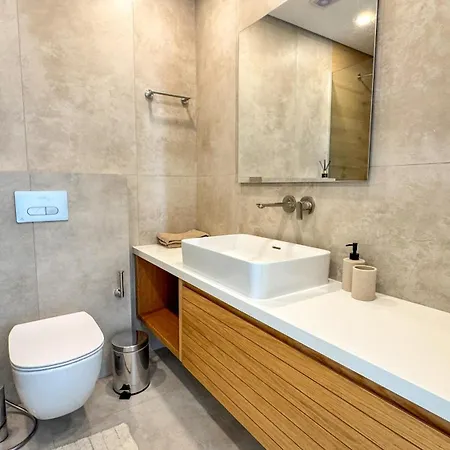 Malberry Park 302 - Modern 2bedroom With Shared Heated Pool, Sauna, Gym, Jacuzzi Apartmán *