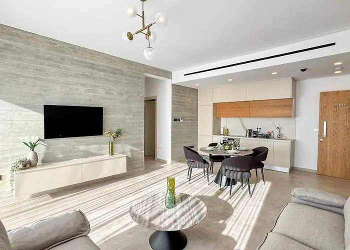 Malberry Park 302 - Modern 2bedroom With Shared Heated Pool, Sauna, Gym, Jacuzzi * Paphos