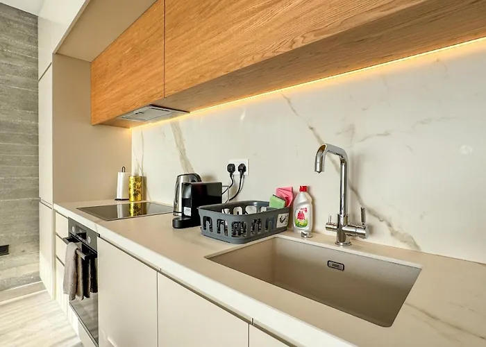 Lejlighed Malberry Park 302 - Modern 2bedroom With Shared Heated Pool, Sauna, Gym, Jacuzzi Paphos